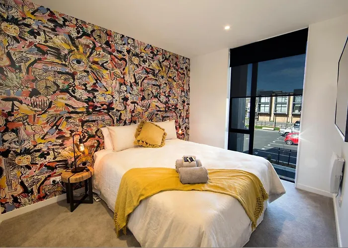 Funk In The City - Luxury Laneway Apartment With Single Garage
